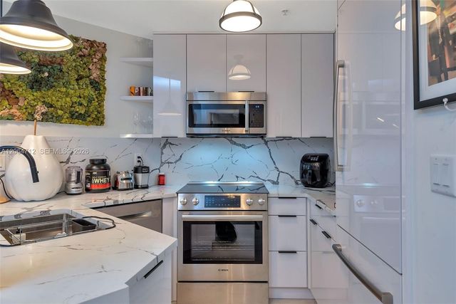 1 Century Lane 203, Miami Beach, FL 33139