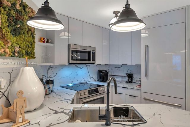 1 Century Lane 203, Miami Beach, FL 33139