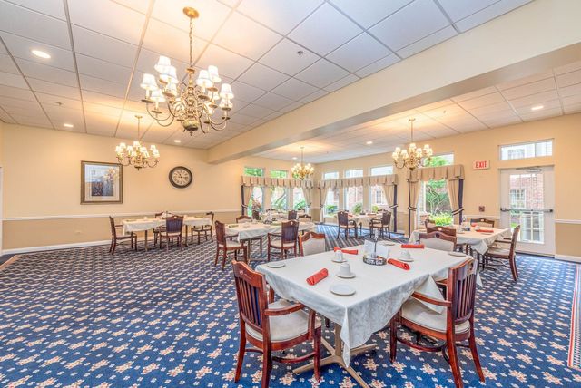 801 N McLean Boulevard 206, Elgin, IL 60123