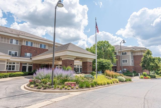 801 N McLean Boulevard 206, Elgin, IL 60123