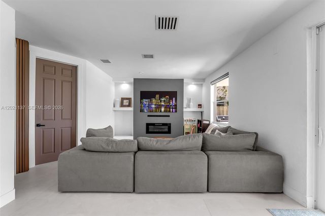 9024 SW 206th St, Cutler Bay, FL 33189