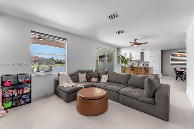 9024 SW 206th St, Cutler Bay, FL 33189