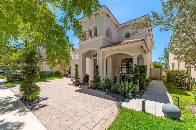 9024 SW 206th St, Cutler Bay, FL 33189
