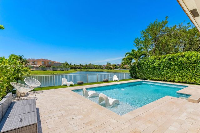 9024 SW 206th St, Cutler Bay, FL 33189