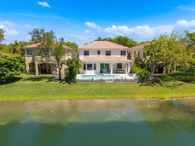 9024 SW 206th St, Cutler Bay, FL 33189