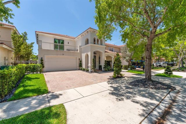 9024 SW 206th St, Cutler Bay, FL 33189