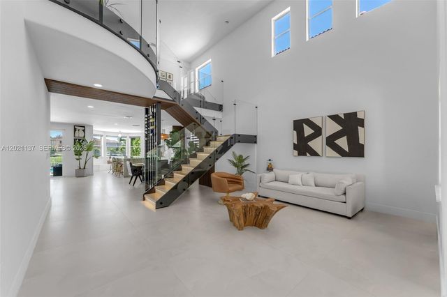 9024 SW 206th St, Cutler Bay, FL 33189