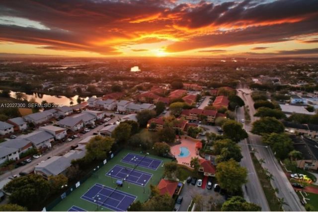 15540 SW 80th St D-304, Miami, FL 33193