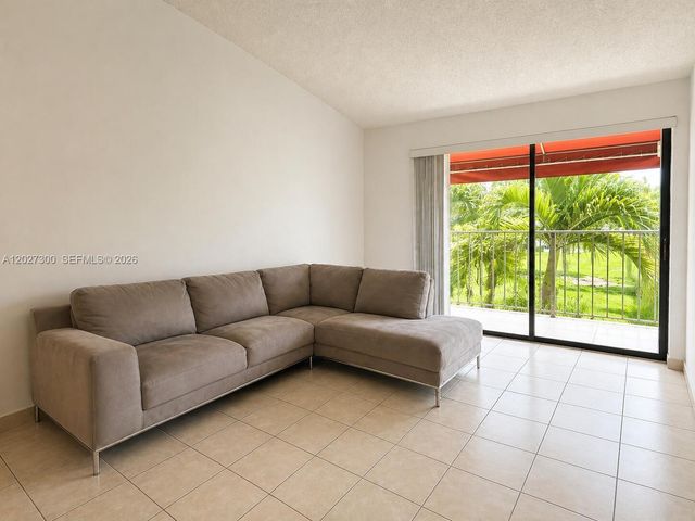 15540 SW 80th St D-304, Miami, FL 33193