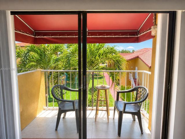 15540 SW 80th St D-304, Miami, FL 33193