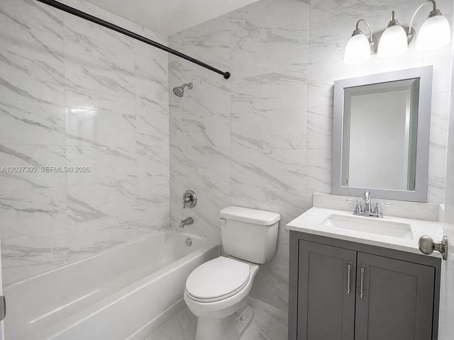 15540 SW 80th St D-304, Miami, FL 33193