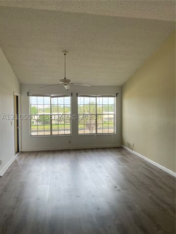 6284 La Costa Dr L, Boca Raton, FL 33433