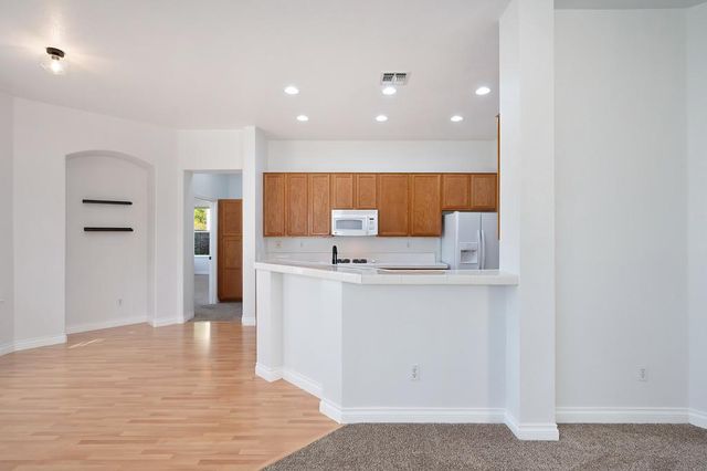 12129 Gold Bluff Ln, Gold River, CA 95670