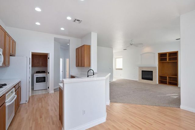 12129 Gold Bluff Ln, Gold River, CA 95670