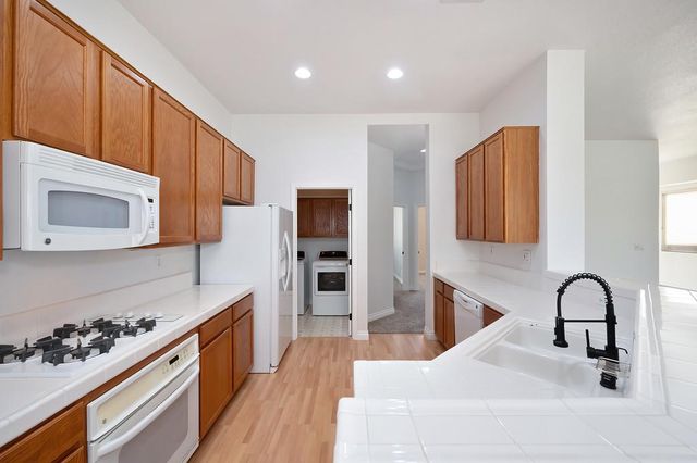 12129 Gold Bluff Ln, Gold River, CA 95670