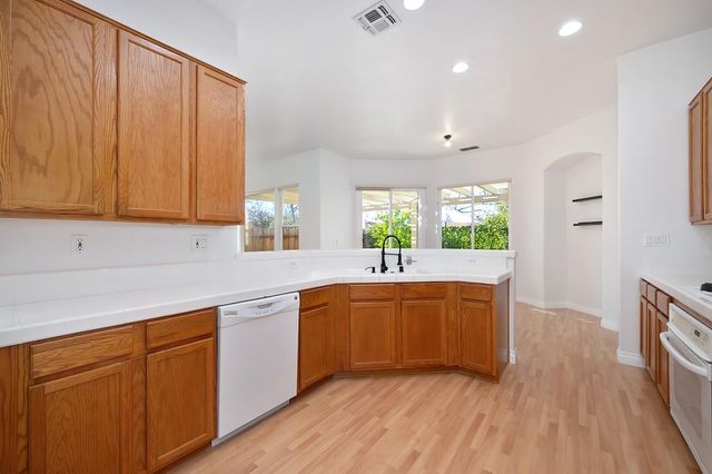 12129 Gold Bluff Ln, Gold River, CA 95670