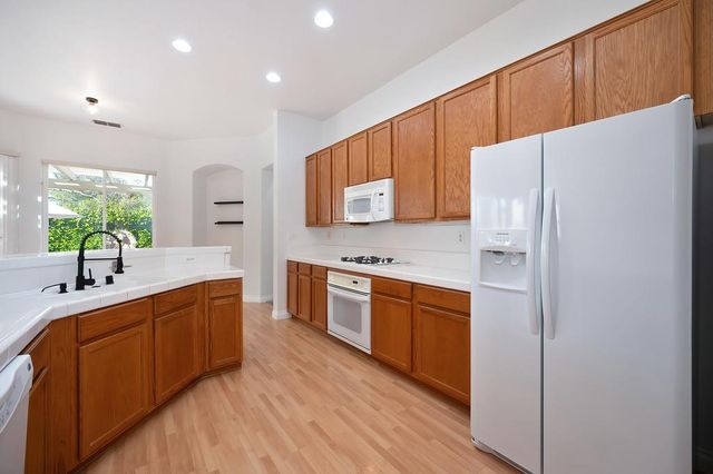 12129 Gold Bluff Ln, Gold River, CA 95670