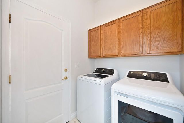 12129 Gold Bluff Ln, Gold River, CA 95670