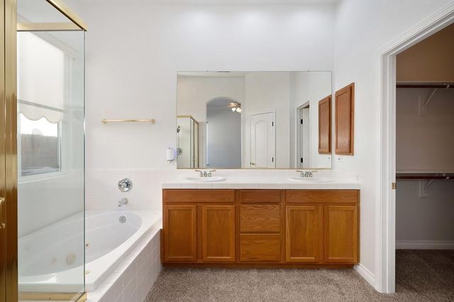 12129 Gold Bluff Ln, Gold River, CA 95670