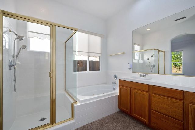 12129 Gold Bluff Ln, Gold River, CA 95670