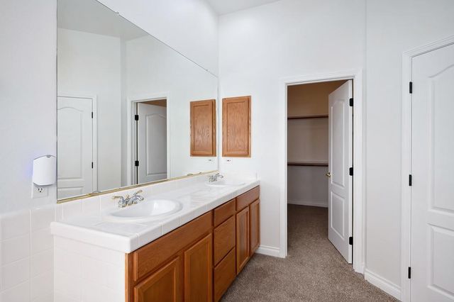 12129 Gold Bluff Ln, Gold River, CA 95670