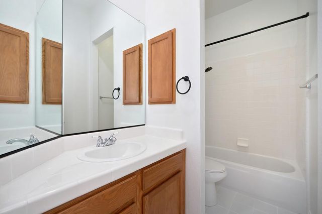 12129 Gold Bluff Ln, Gold River, CA 95670