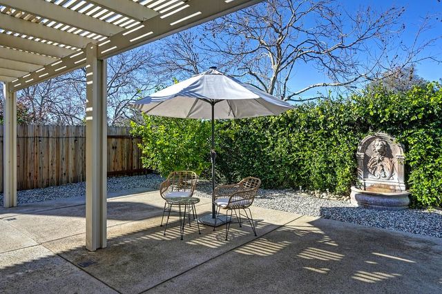 12129 Gold Bluff Ln, Gold River, CA 95670