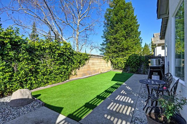 12129 Gold Bluff Ln, Gold River, CA 95670