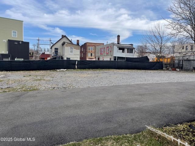 305 Craig Street, Schenectady, NY 12307