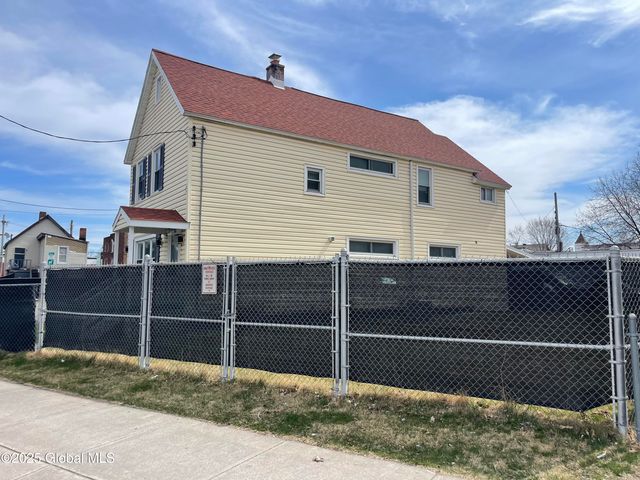 305 Craig Street, Schenectady, NY 12307