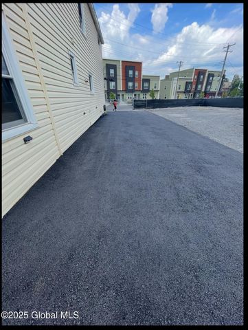 305 Craig Street, Schenectady, NY 12307