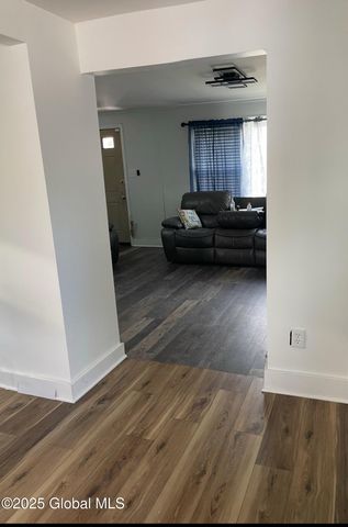 305 Craig Street, Schenectady, NY 12307