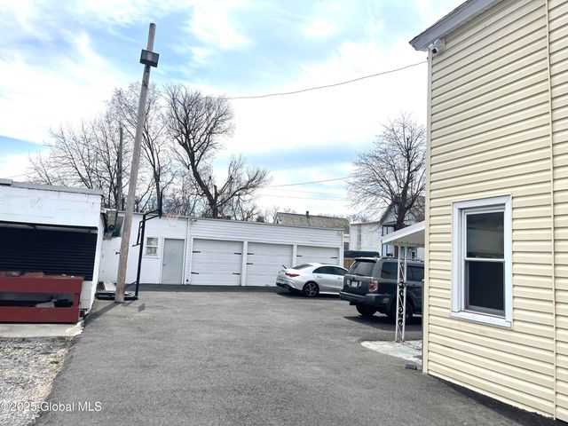 305 Craig Street, Schenectady, NY 12307