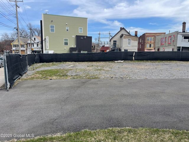 305 Craig Street, Schenectady, NY 12307