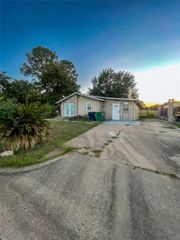 709 Sabine Street, Brenham, TX 77833