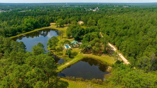 4869 Retta Lane, Crestview, FL 32536