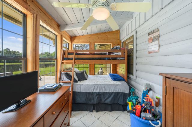 4869 Retta Lane, Crestview, FL 32536