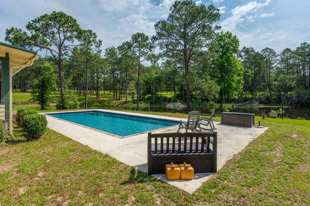 4869 Retta Lane, Crestview, FL 32536