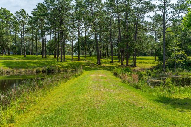 4869 Retta Lane, Crestview, FL 32536