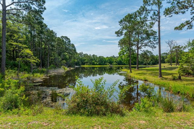 4869 Retta Lane, Crestview, FL 32536