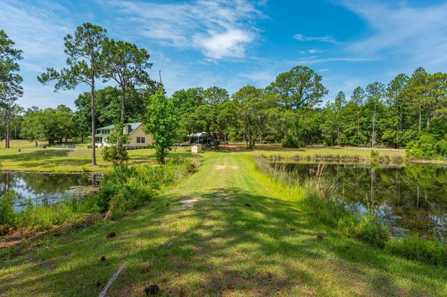 4869 Retta Lane, Crestview, FL 32536