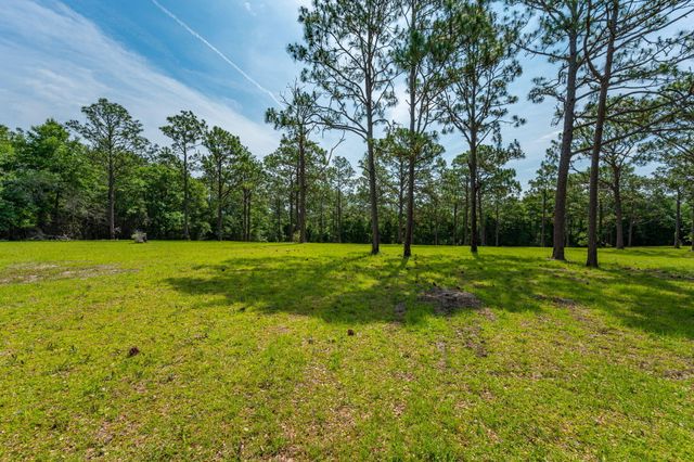 4869 Retta Lane, Crestview, FL 32536