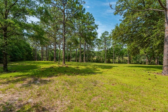 4869 Retta Lane, Crestview, FL 32536