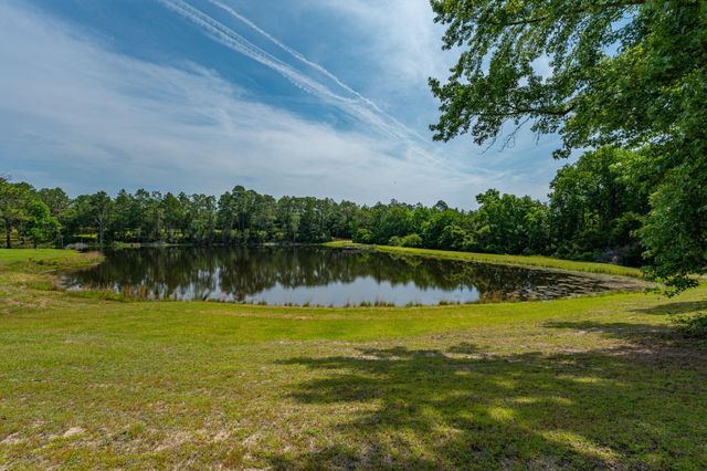 4869 Retta Lane, Crestview, FL 32536