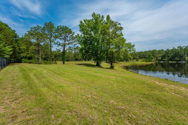 4869 Retta Lane, Crestview, FL 32536