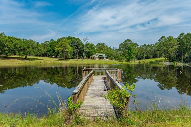 4869 Retta Lane, Crestview, FL 32536