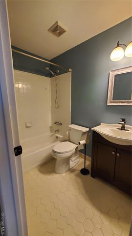 1404 Sara Circle, Port Jefferson Station, NY 11776