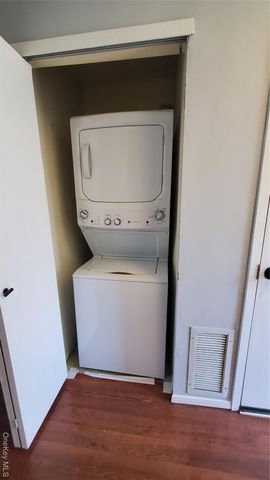 1404 Sara Circle, Port Jefferson Station, NY 11776