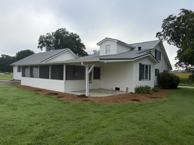 903 Old Estill Springs Rd, Winchester, TN 37398