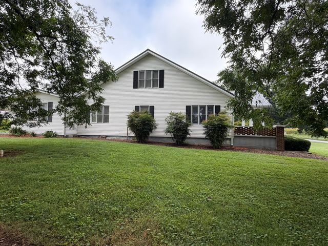 903 Old Estill Springs Rd, Winchester, TN 37398